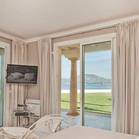 Spacieuse Maison Avec Belle Architecture * Сен-Тропе